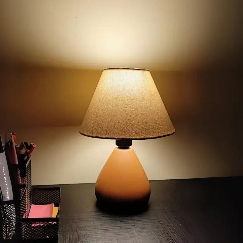 Abajur de Mesa em Cerâmica e Tecido Bivolt