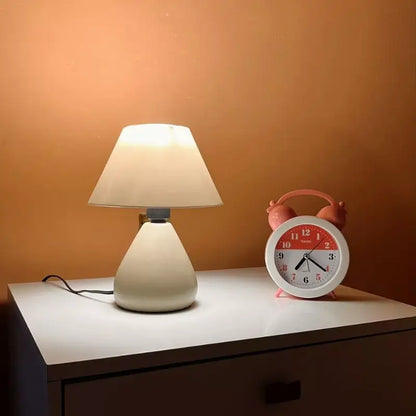 Abajur de Mesa em Cerâmica e Tecido Bivolt