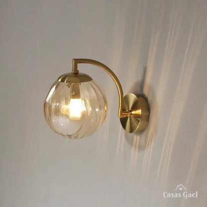 Arandela de Parede Dourada Metal e Vidro