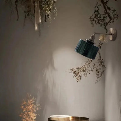 Arandela de Parede Dourada Clássica Metal e Vidro