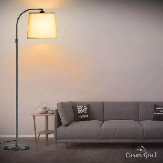 Luminária de Chão Ajustável com Cúpula em Linho