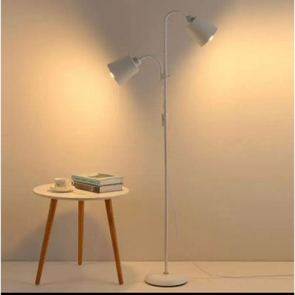 Luminária de Chão Ajustável em Ferro Forjado