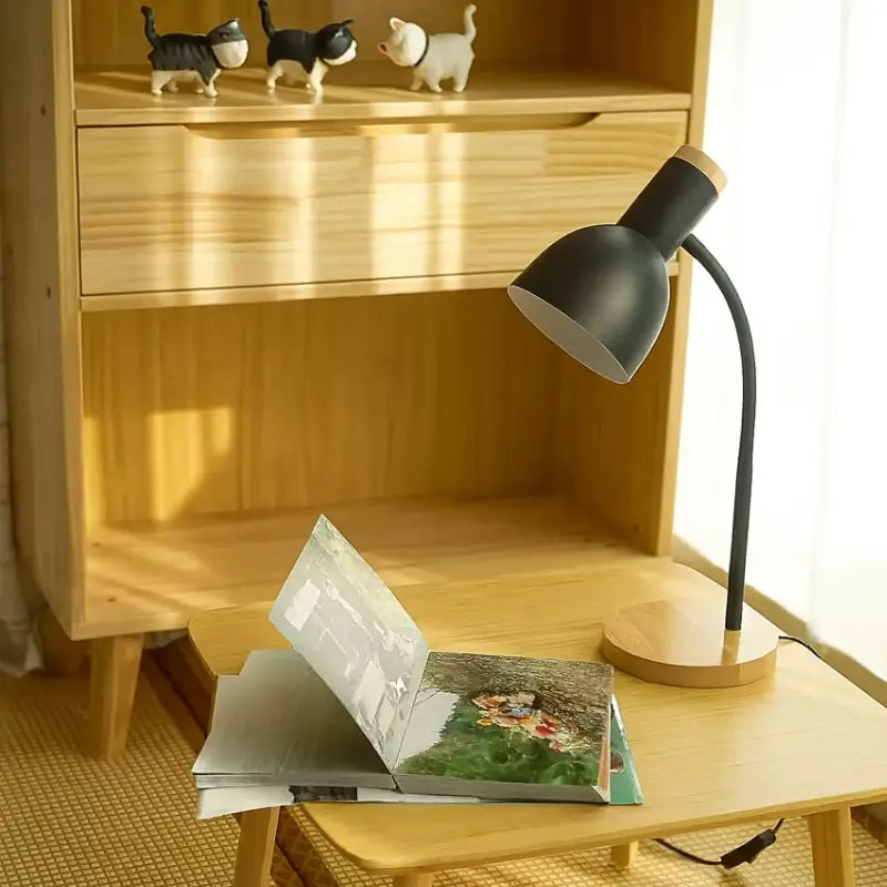 Luminária de Mesa Articulada Flexível