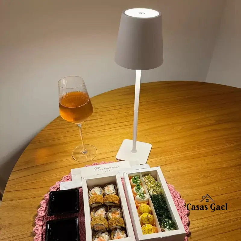 Luminária de Mesa Sem Fio Decorativa Dimerizável